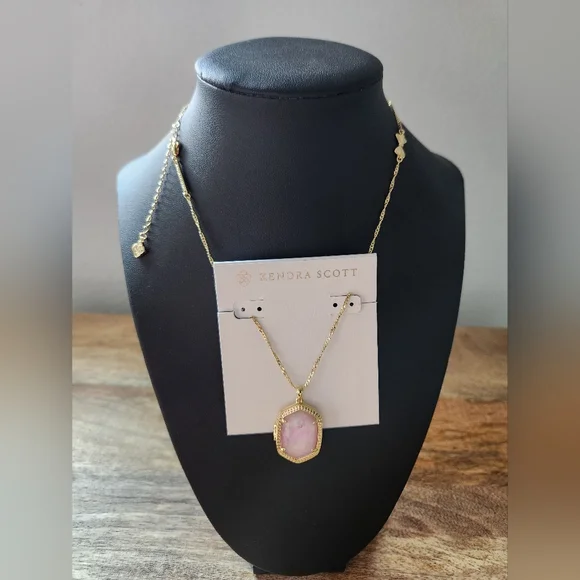 NWT Kendra Scott x LoveShackFancy Daphne Gold Locket Necklace Sold Out Style!! - Picture 5 of 7